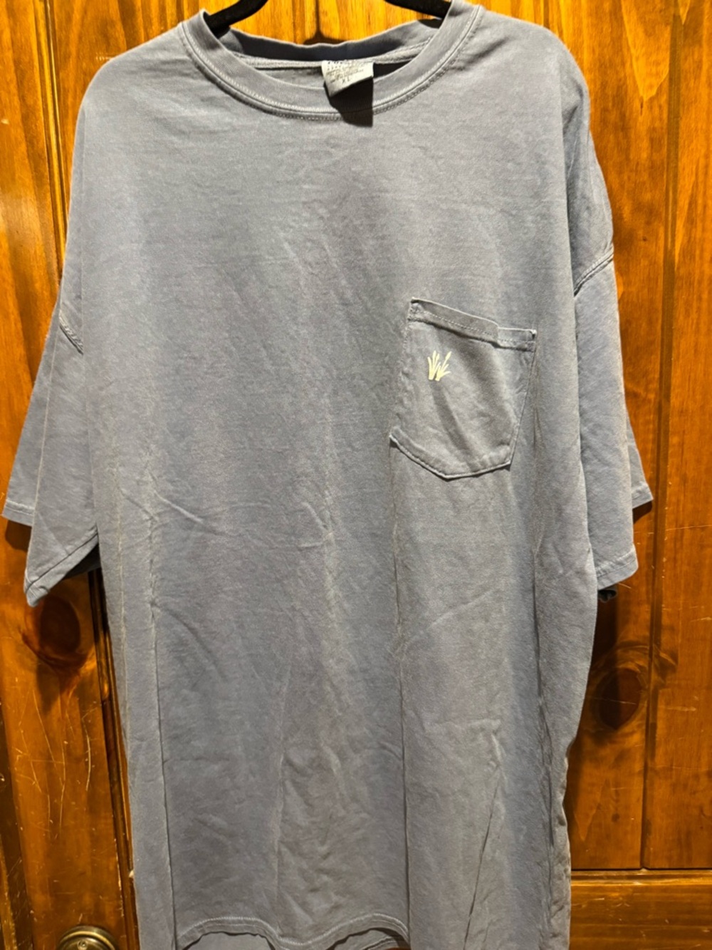 New with tags Coastal Wetlands Classic Men's Pocket T-Shirt - Slate Blue